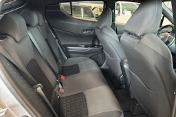 hopea Toyota C-HR 2021 kuva 42.