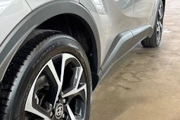 hopea Toyota C-HR 2021 kuva 43.