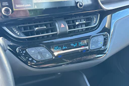 Harmaa Toyota C-HR 2021 kuva 9.