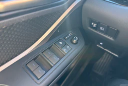 Harmaa Toyota C-HR 2021 kuva 11.