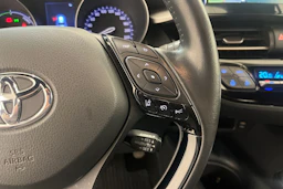 Harmaa Toyota C-HR 2021 kuva 19.