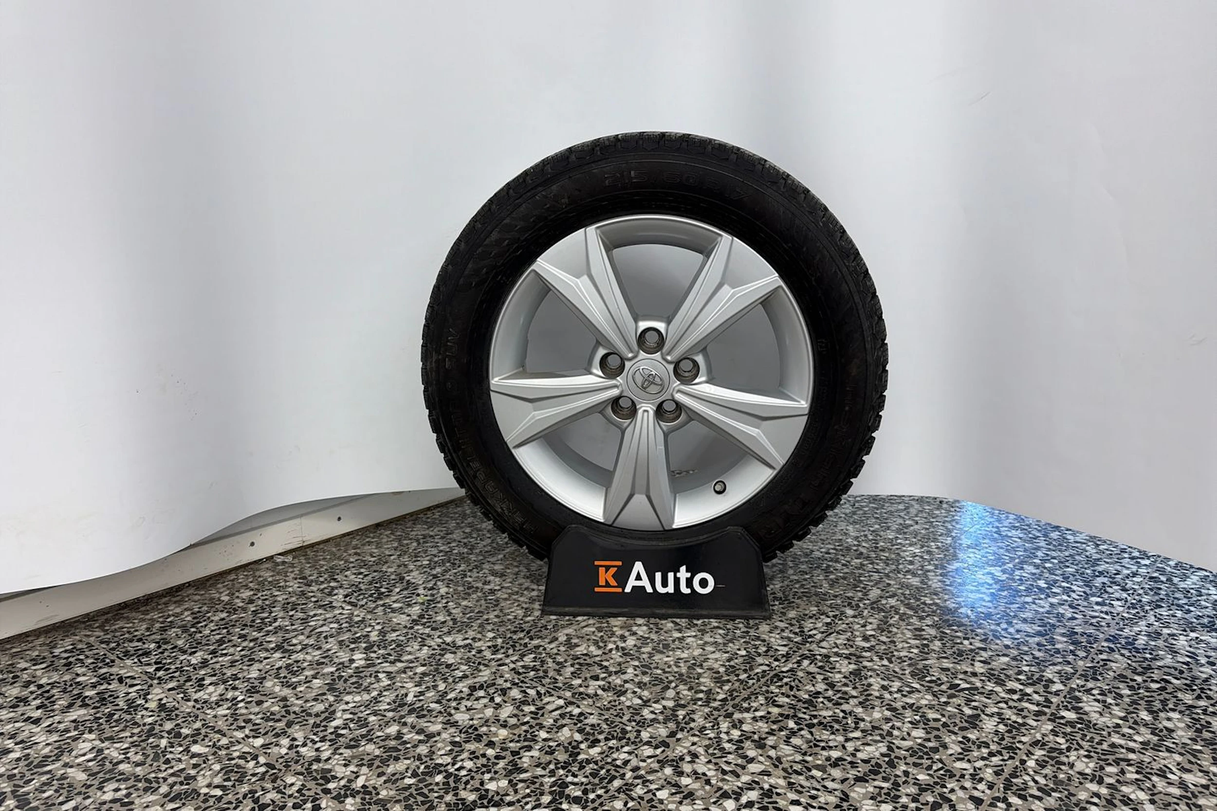 Hopea Toyota C-HR 2021 kuva 10.