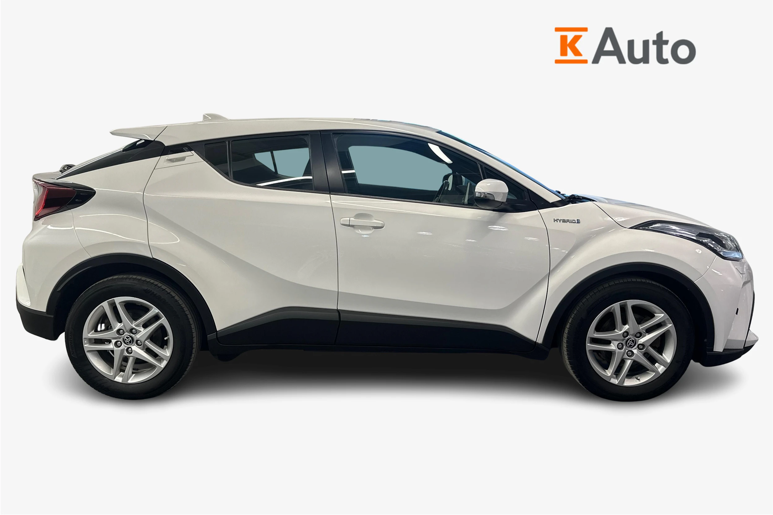 valkoinen Toyota C-HR 2021 kuva 5.