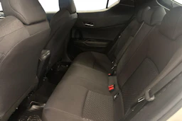 valkoinen Toyota C-HR 2021 kuva 8.