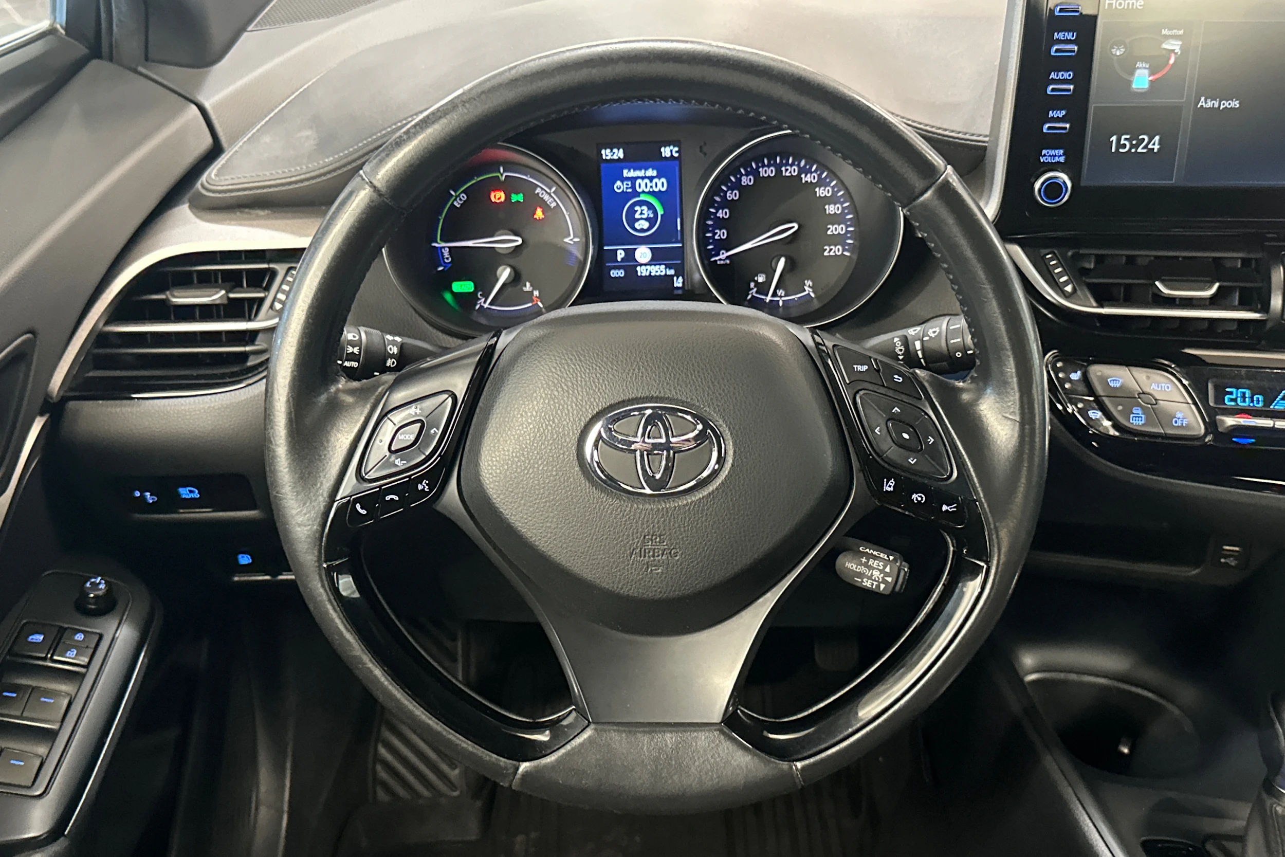 valkoinen Toyota C-HR 2021 kuva 12.