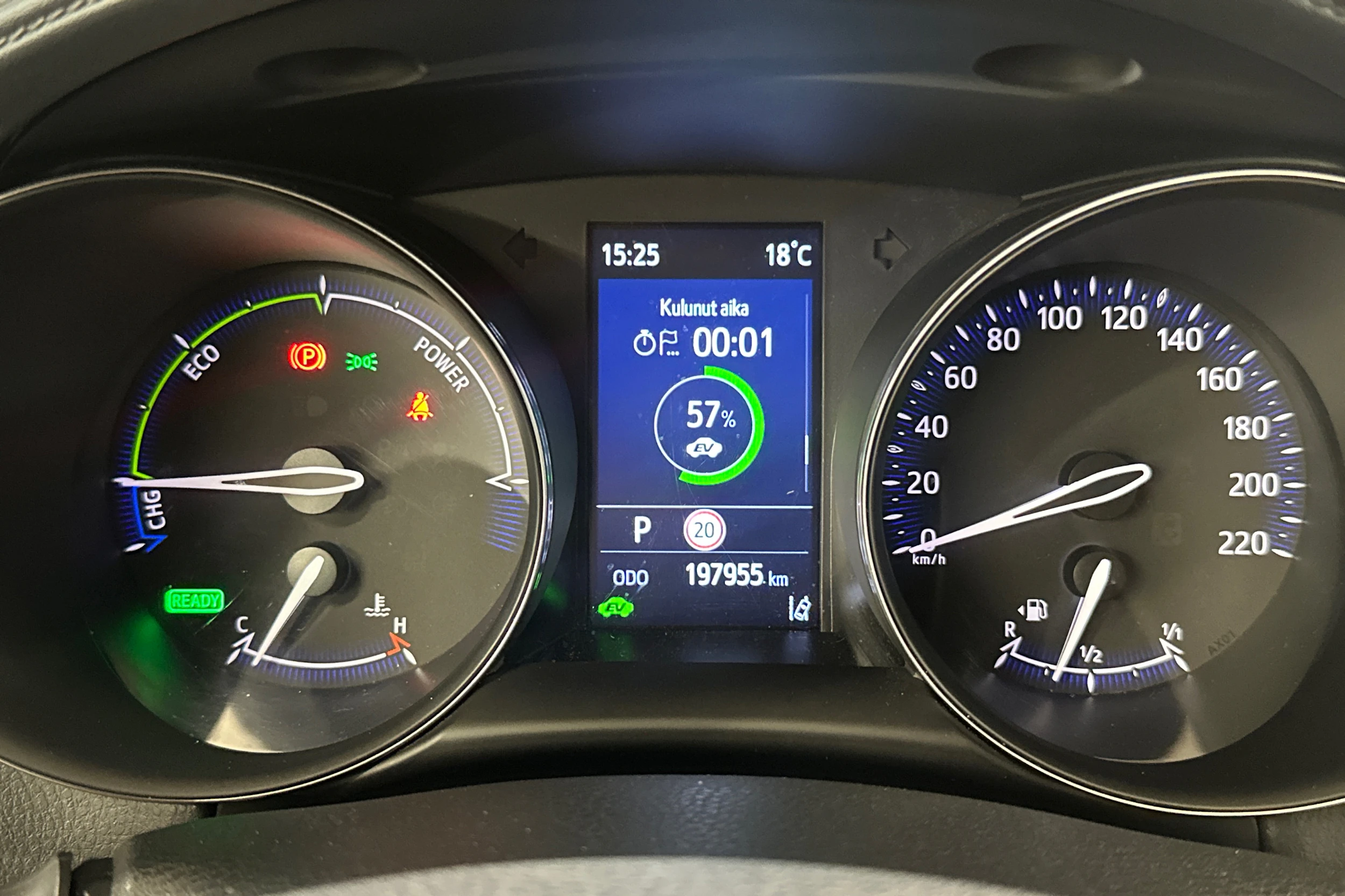 valkoinen Toyota C-HR 2021 kuva 14.