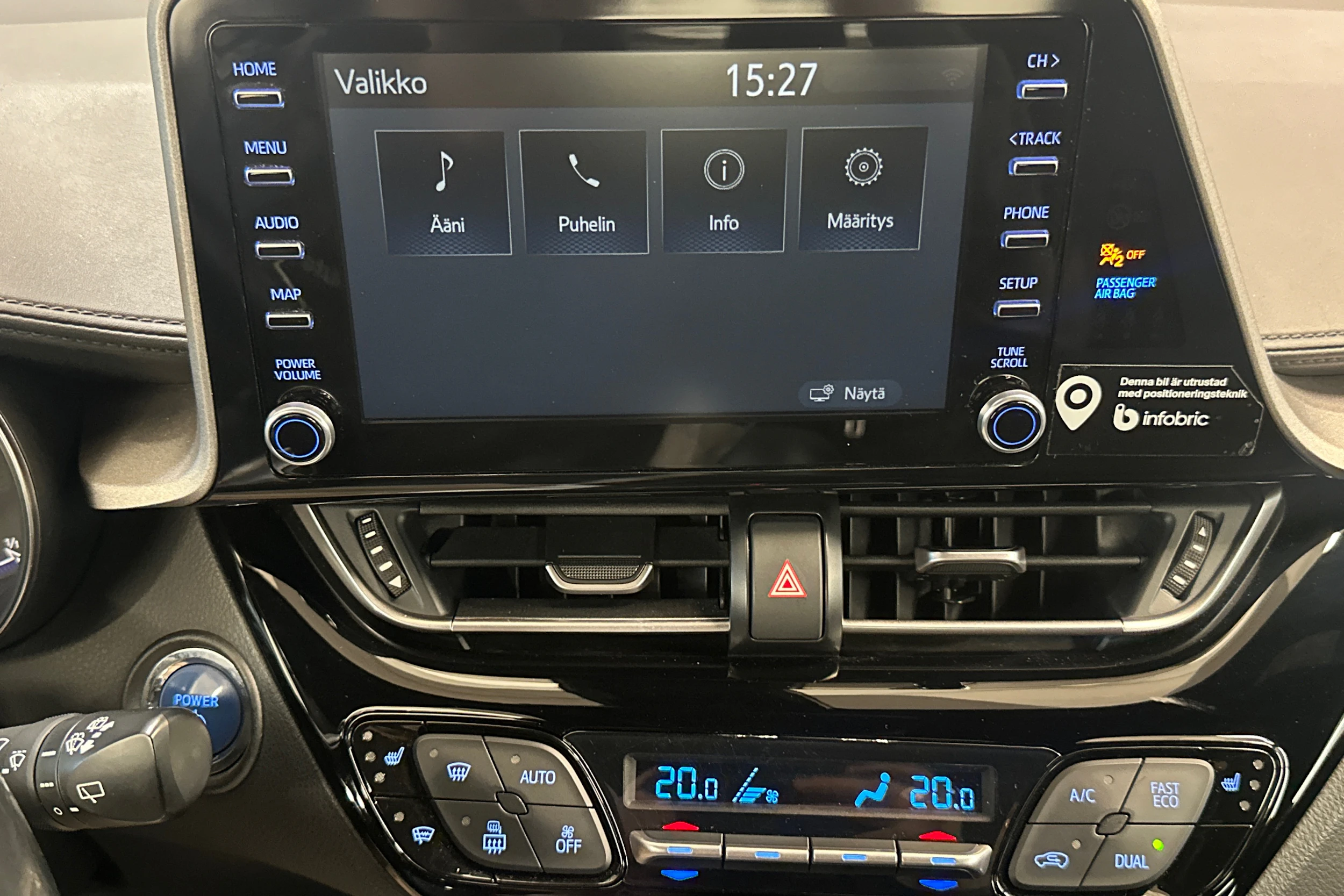 valkoinen Toyota C-HR 2021 kuva 18.