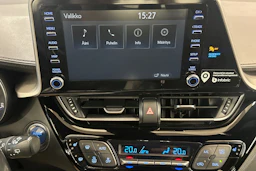 valkoinen Toyota C-HR 2021 kuva 18.