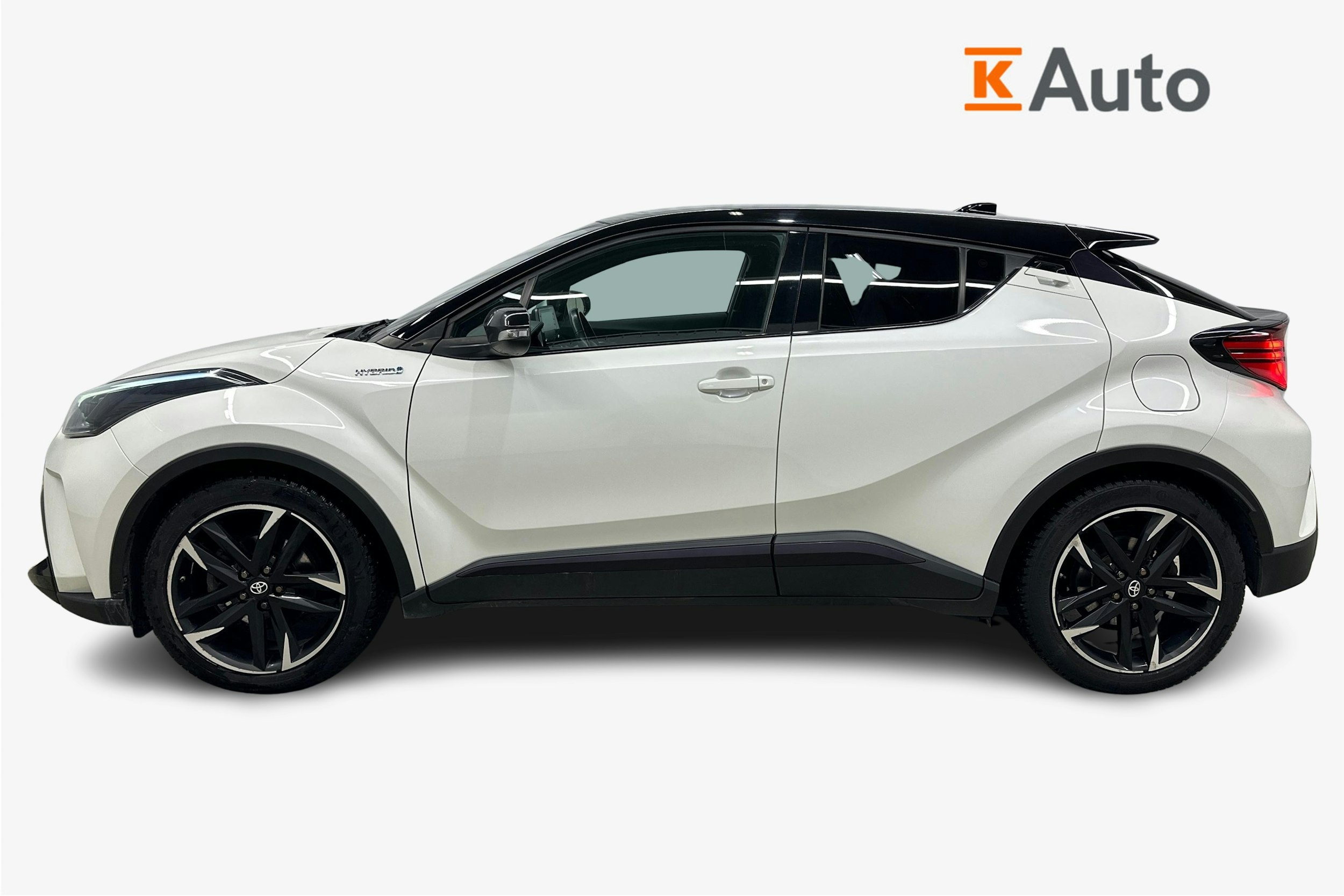 valkoinen Toyota C-HR 2021 kuva 6.