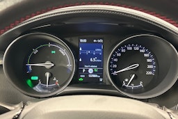 valkoinen Toyota C-HR 2021 kuva 18.