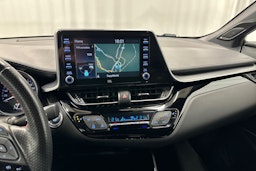 valkoinen Toyota C-HR 2021 kuva 19.