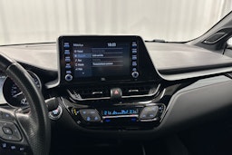 valkoinen Toyota C-HR 2021 kuva 21.