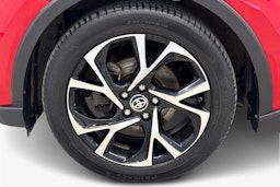 punainen Toyota C-HR 2021 kuva 11.