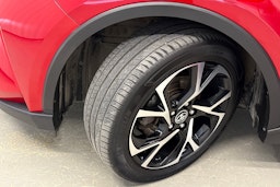 punainen Toyota C-HR 2021 kuva 13.