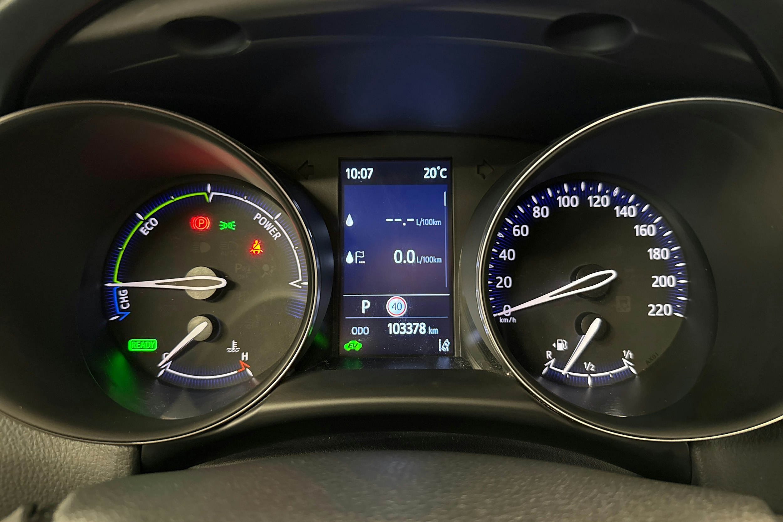 punainen Toyota C-HR 2021 kuva 14.