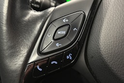 punainen Toyota C-HR 2021 kuva 16.