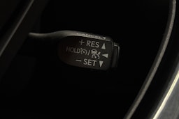 punainen Toyota C-HR 2021 kuva 17.