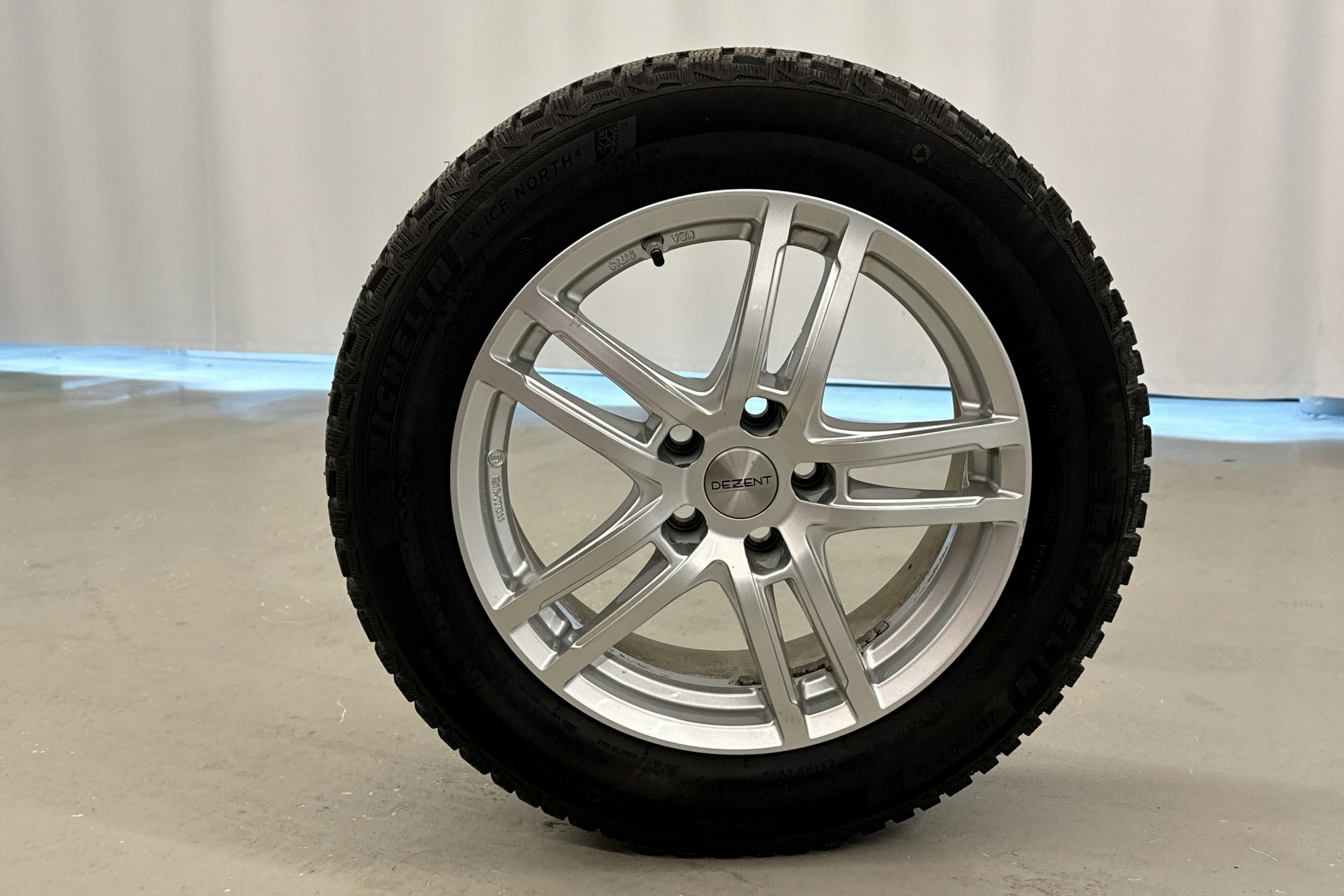 punainen Toyota C-HR 2021 kuva 27.