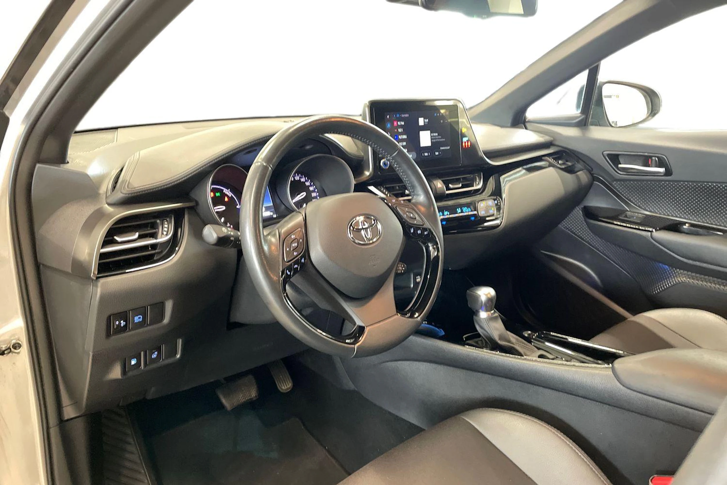 hopea Toyota C-HR 2022 kuva 8.