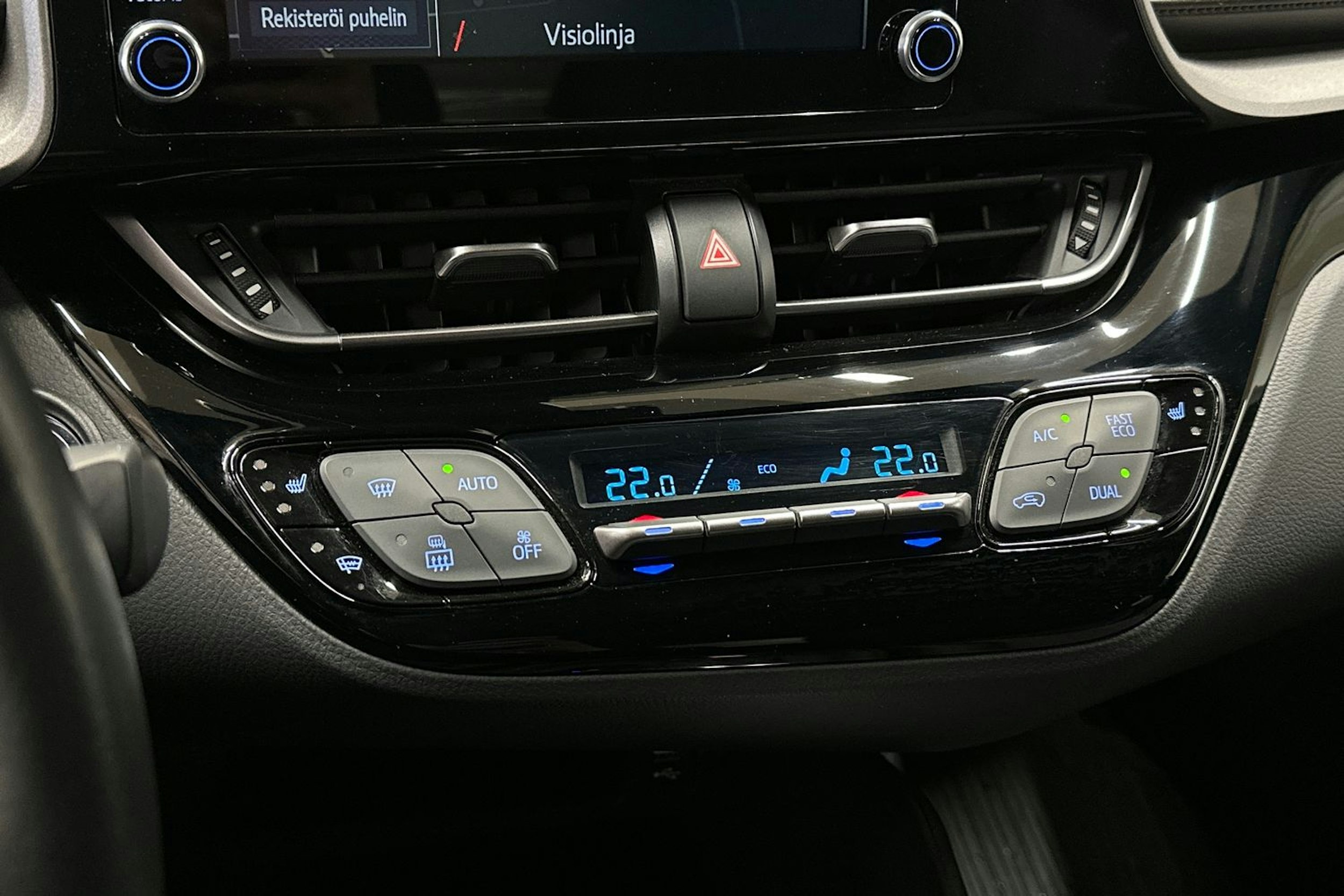 valkoinen Toyota C-HR 2022 kuva 21.