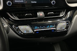 valkoinen Toyota C-HR 2022 kuva 21.