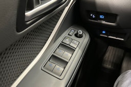 valkoinen Toyota C-HR 2022 kuva 29.