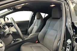 musta Toyota C-HR 2022 kuva 6.