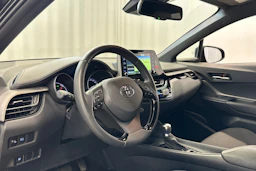 musta Toyota C-HR 2022 kuva 10.