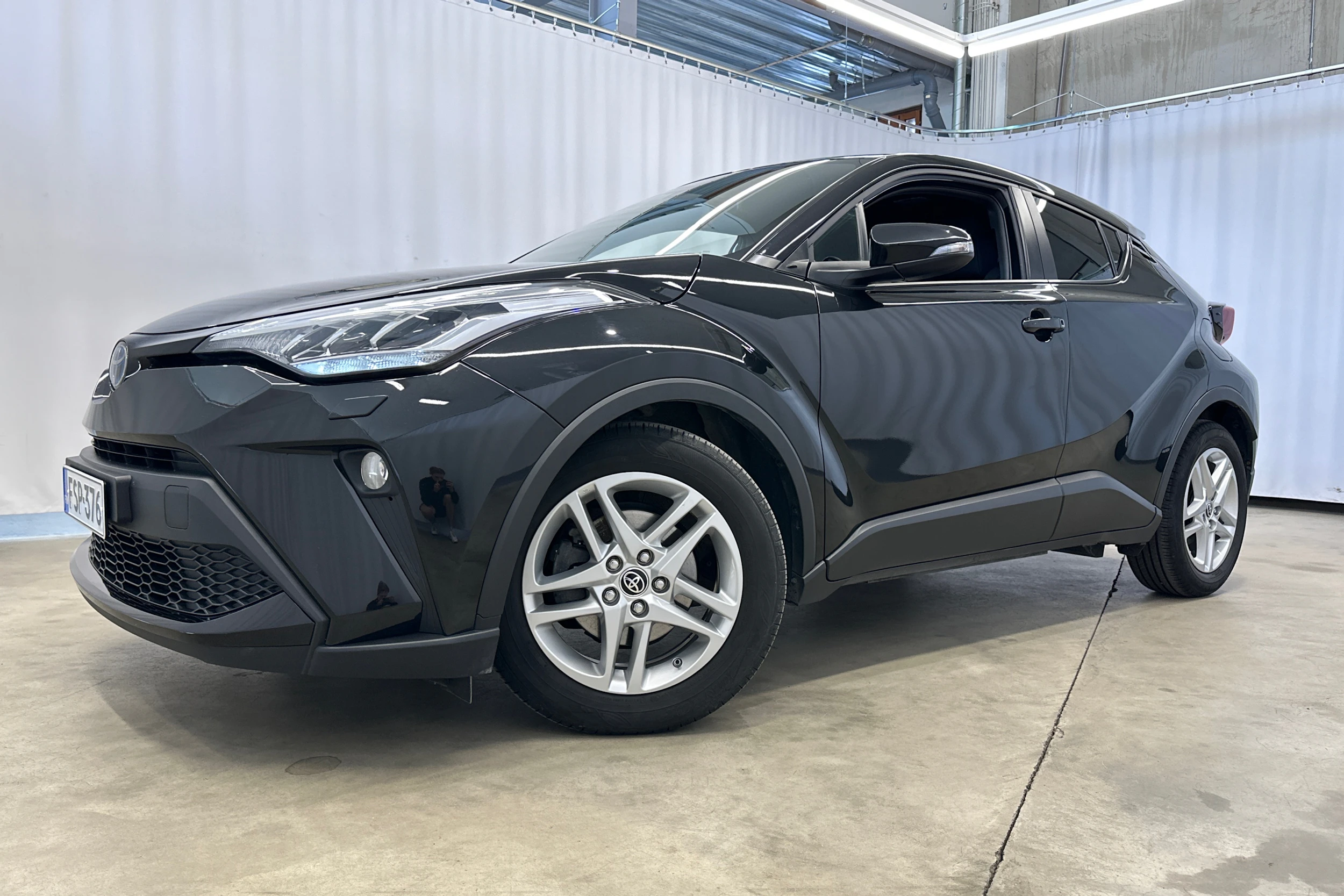 musta Toyota C-HR 2022 kuva 23.