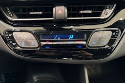 Harmaa Toyota C-HR 2022 kuva 20.