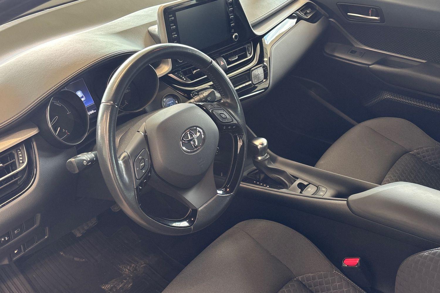 Toyota C-HR 1,8 Hybrid Active Edition 2022, photo 6/6