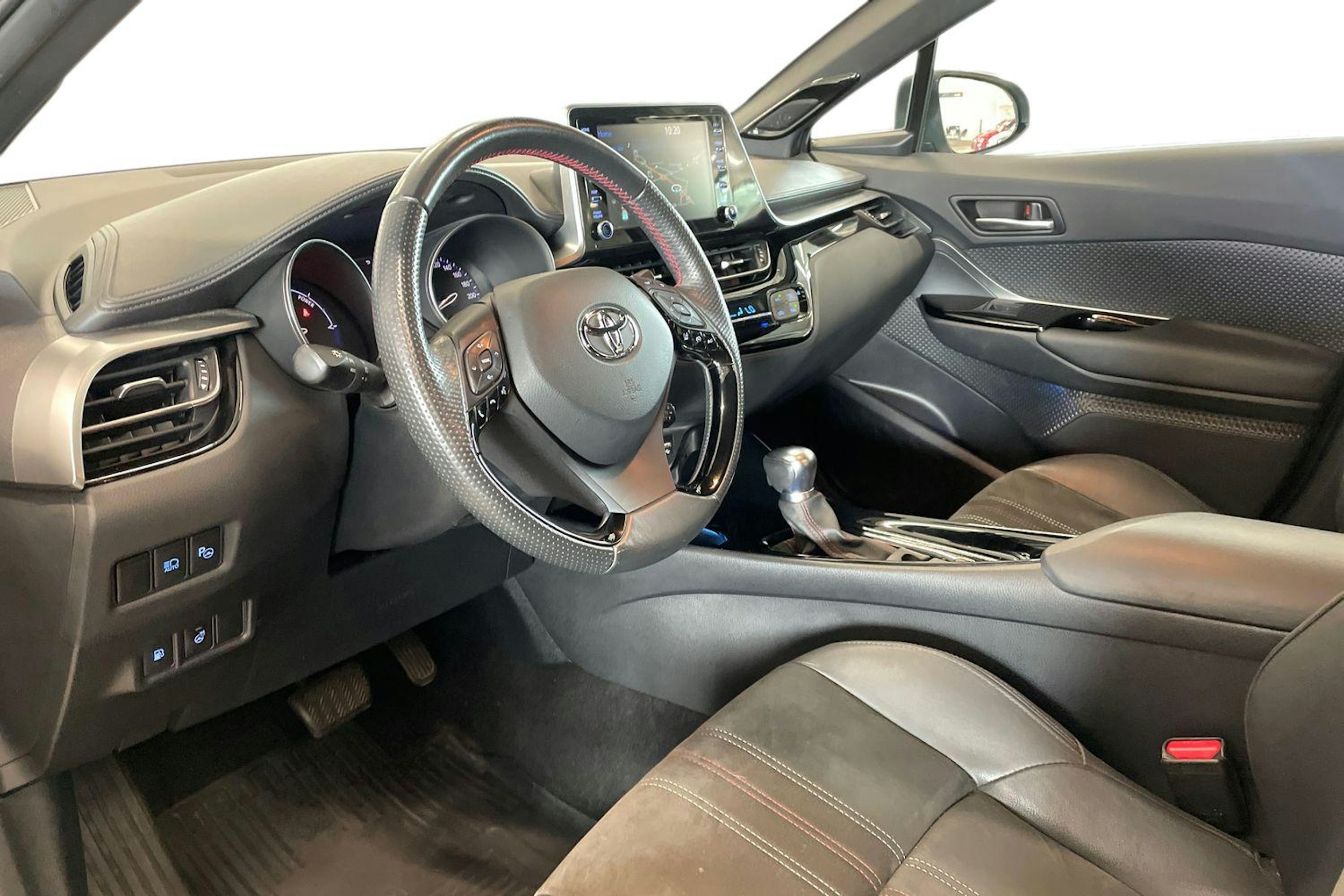 hopea Toyota C-HR 2022 kuva 7.