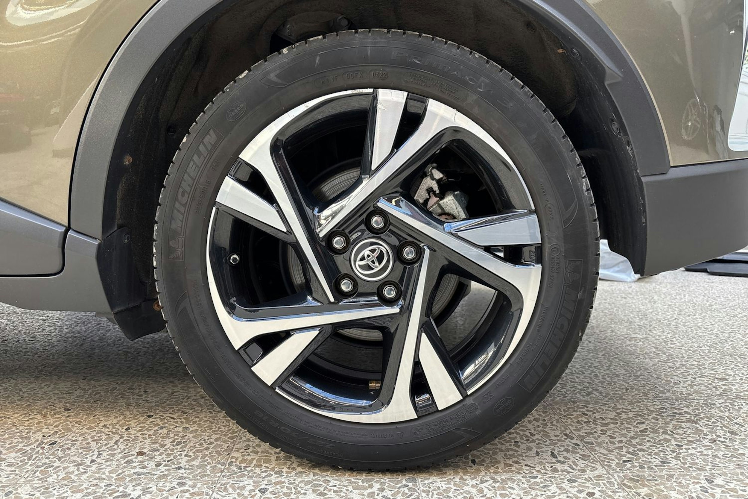 ruskea (beige) Toyota C-HR 2022 kuva 11.