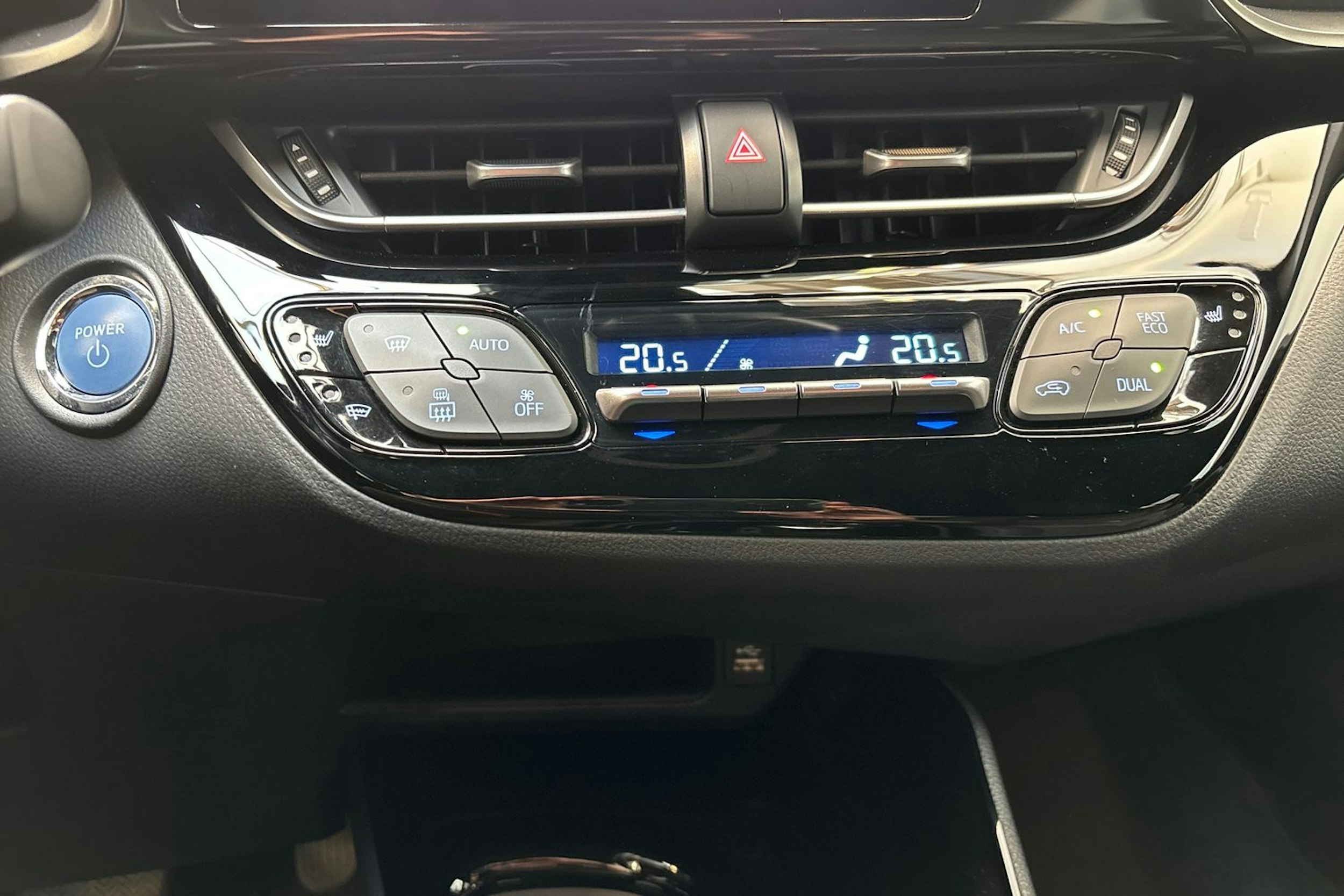 ruskea (beige) Toyota C-HR 2022 kuva 23.