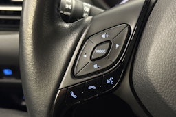 valkoinen Toyota C-HR 2022 kuva 12.