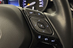 valkoinen Toyota C-HR 2022 kuva 13.