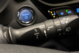 valkoinen Toyota C-HR 2022 kuva 16.