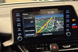 valkoinen Toyota C-HR 2022 kuva 18.