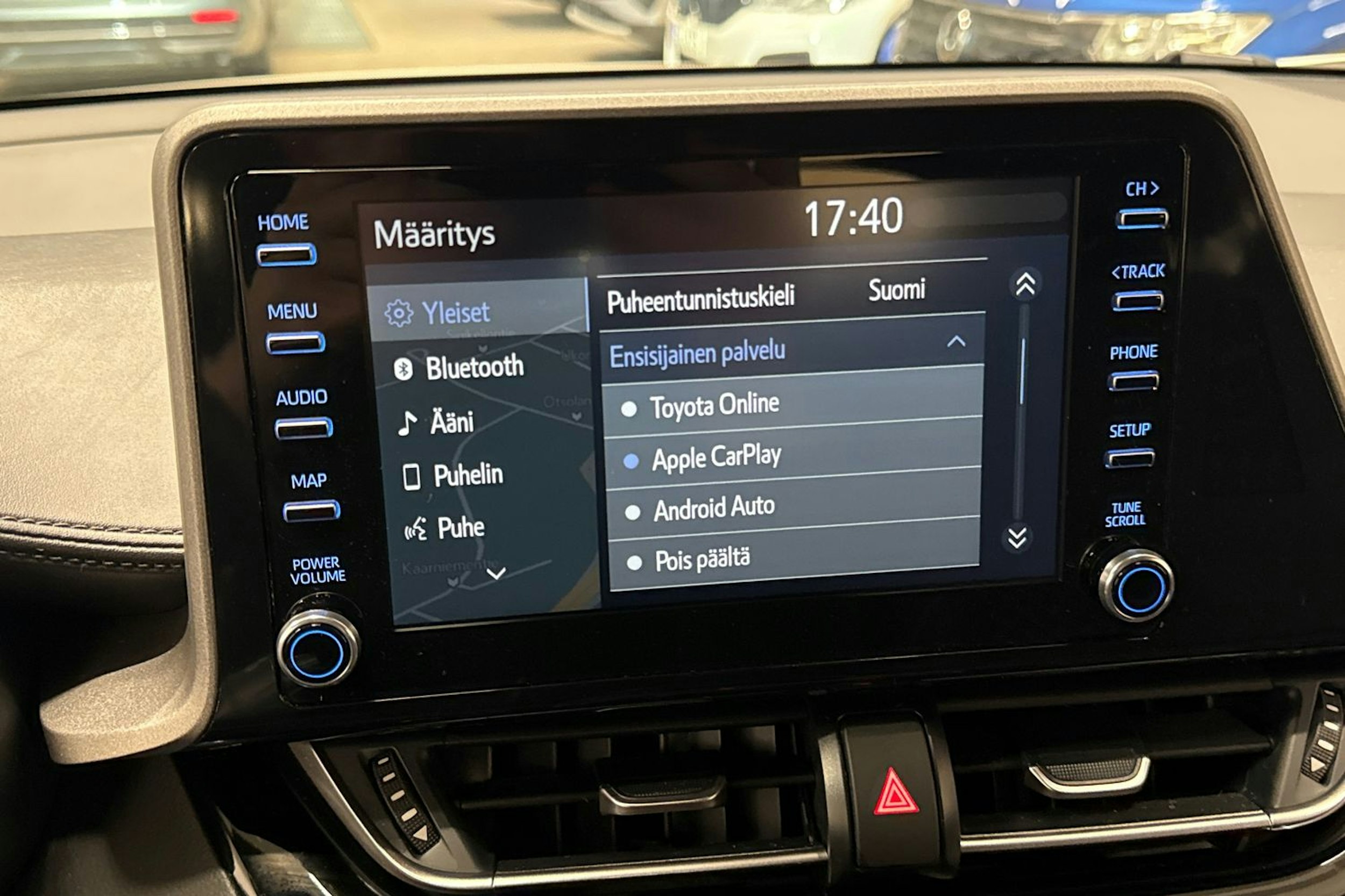 valkoinen Toyota C-HR 2022 kuva 20.