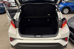 valkoinen Toyota C-HR 2022 kuva 23.