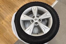 valkoinen Toyota C-HR 2022 kuva 24.