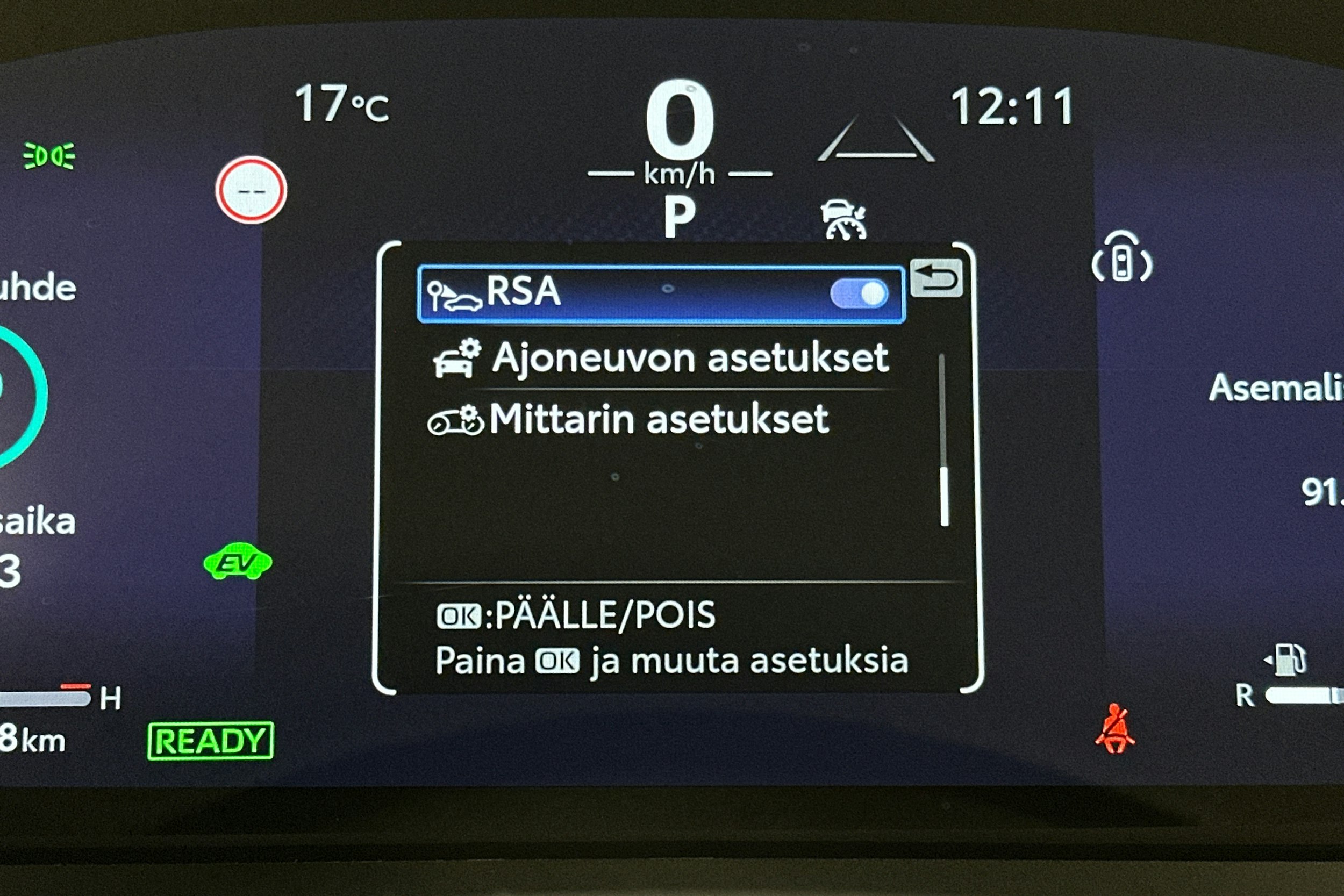 harmaa Toyota C-HR 2023 kuva 24.