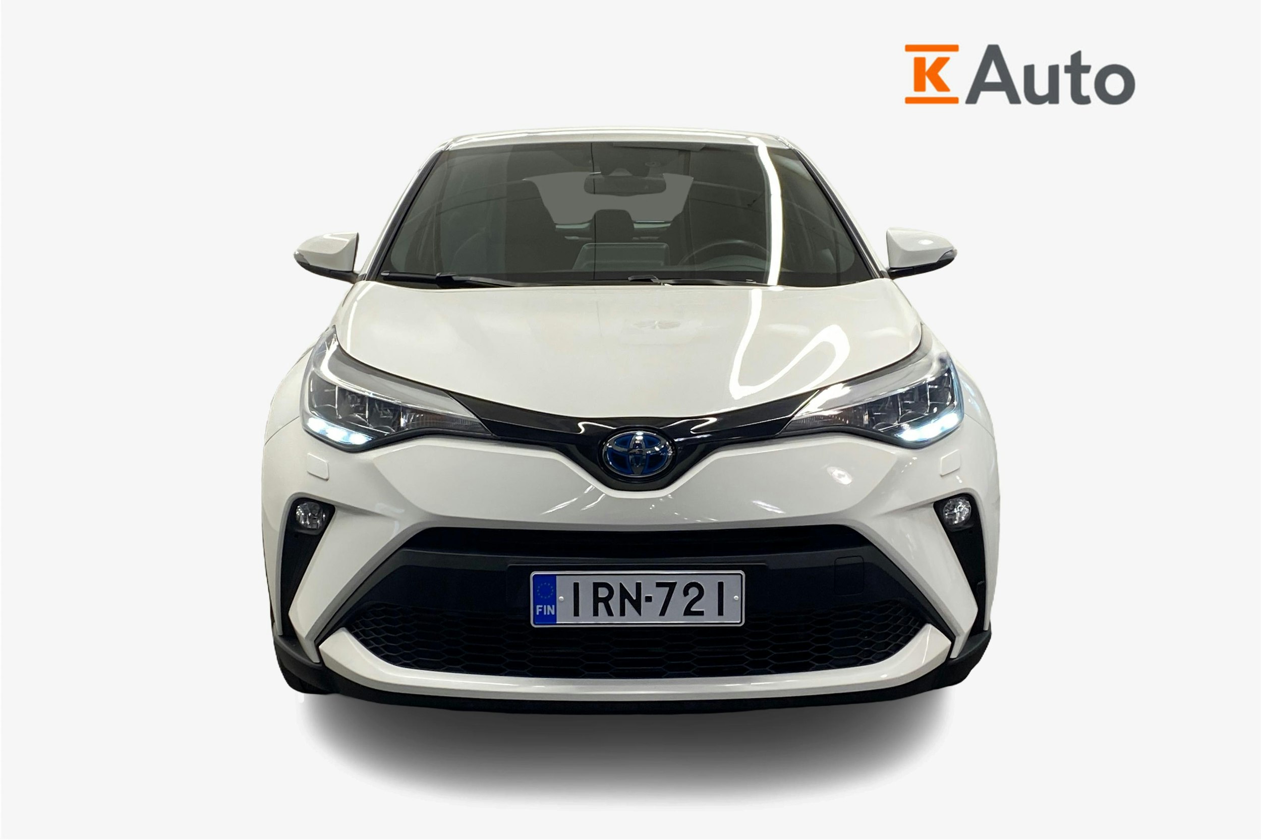 valkoinen Toyota C-HR 2023 kuva 5.