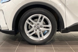 valkoinen Toyota C-HR 2023 kuva 11.