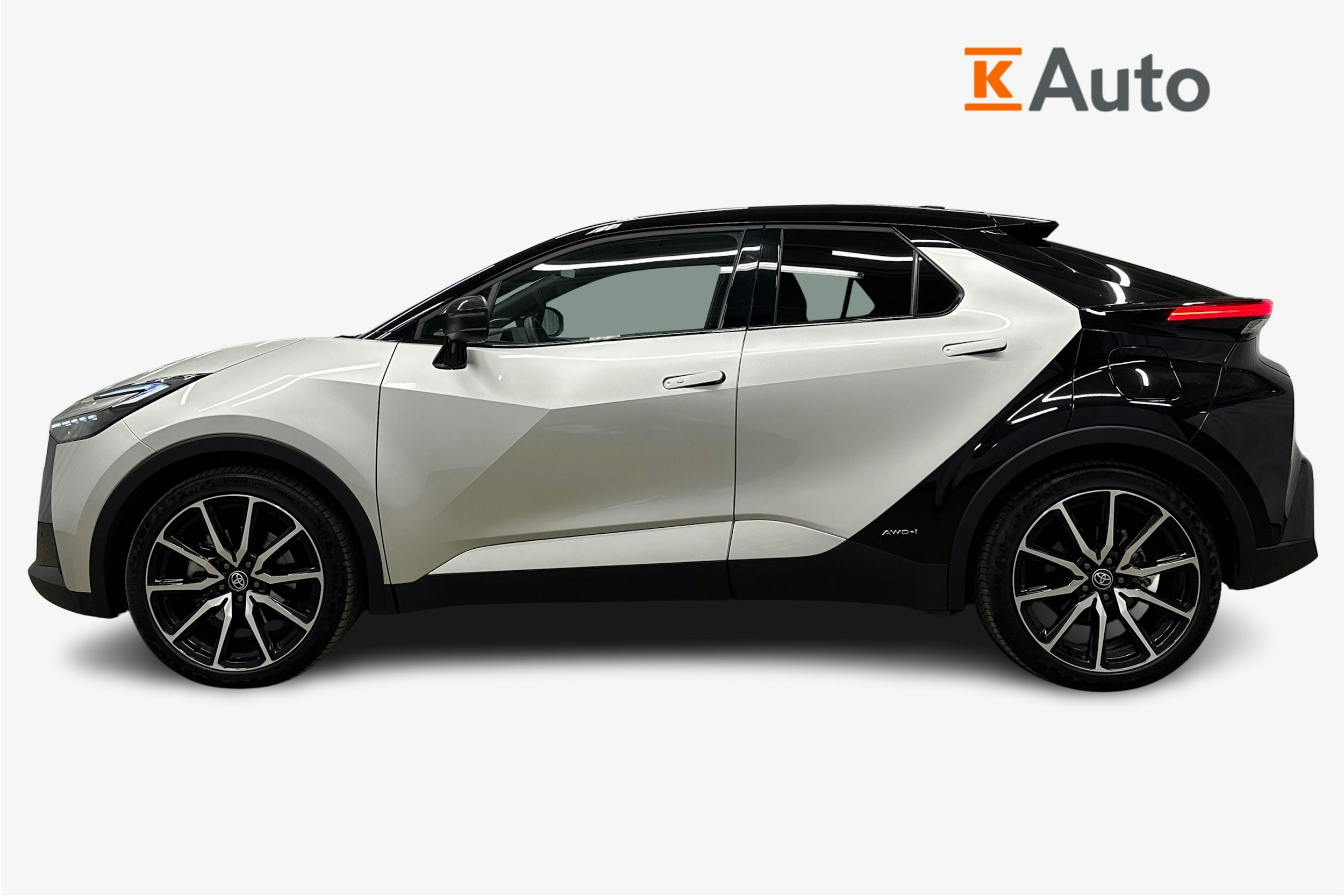 harmaa Toyota C-HR 2024 kuva 6.