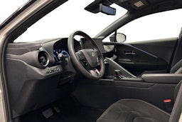 harmaa Toyota C-HR 2024 kuva 7.