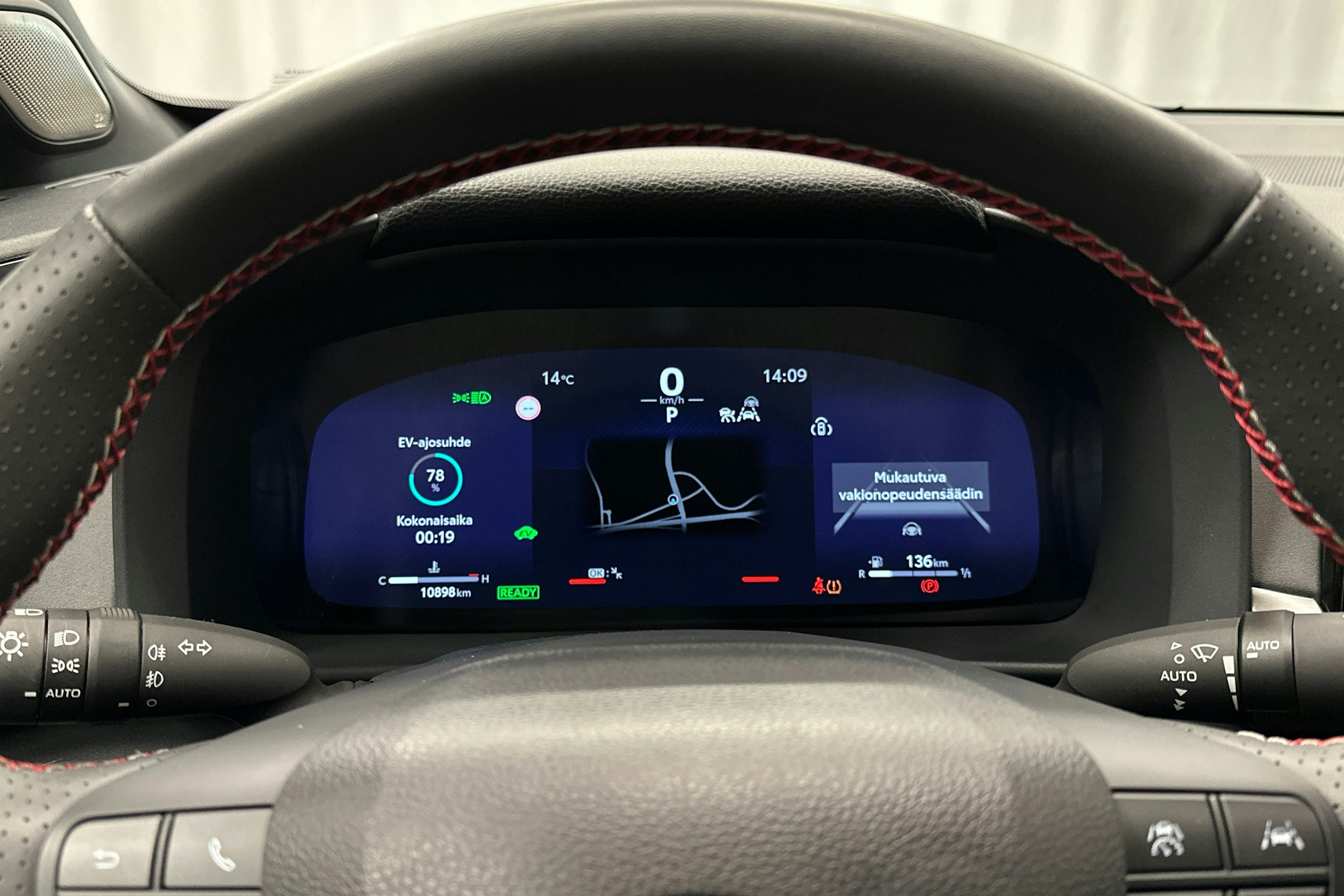 harmaa Toyota C-HR 2024 kuva 16.