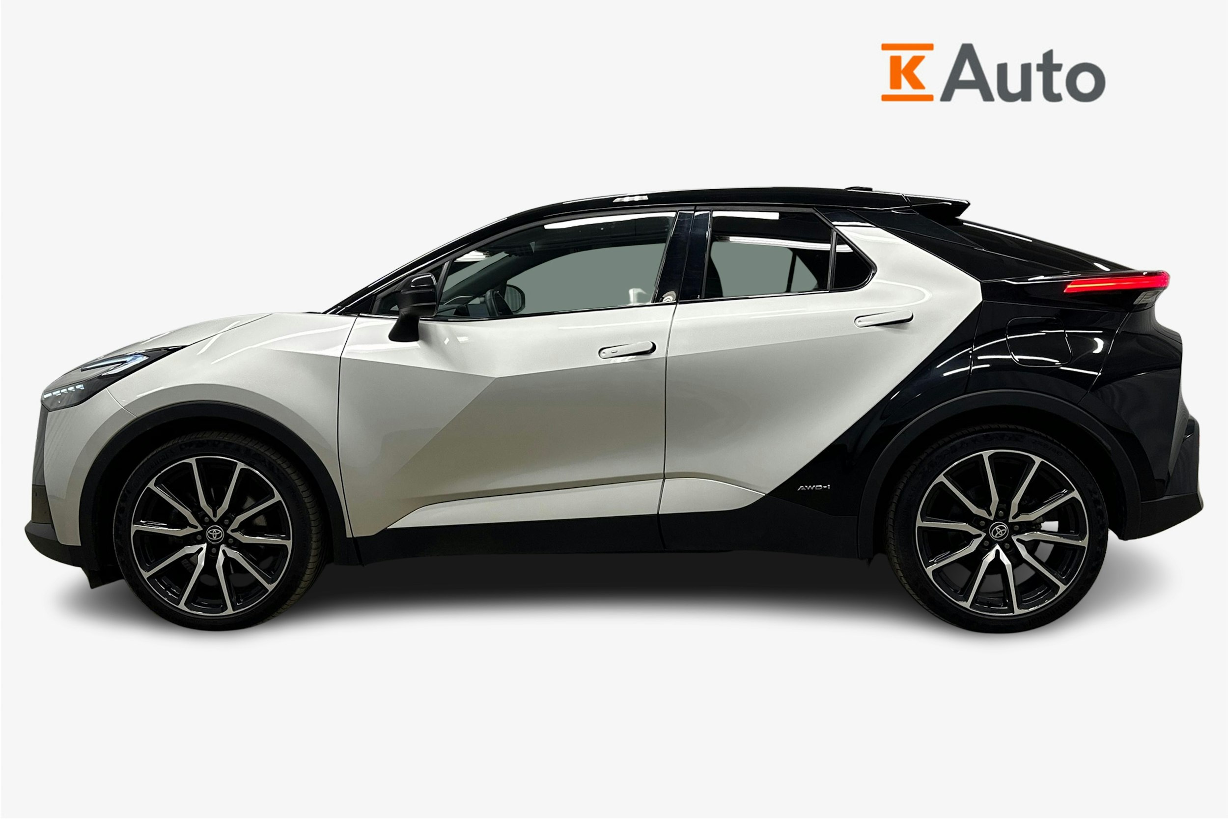 harmaa Toyota C-HR 2023 kuva 6.