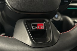 harmaa Toyota C-HR 2023 kuva 22.