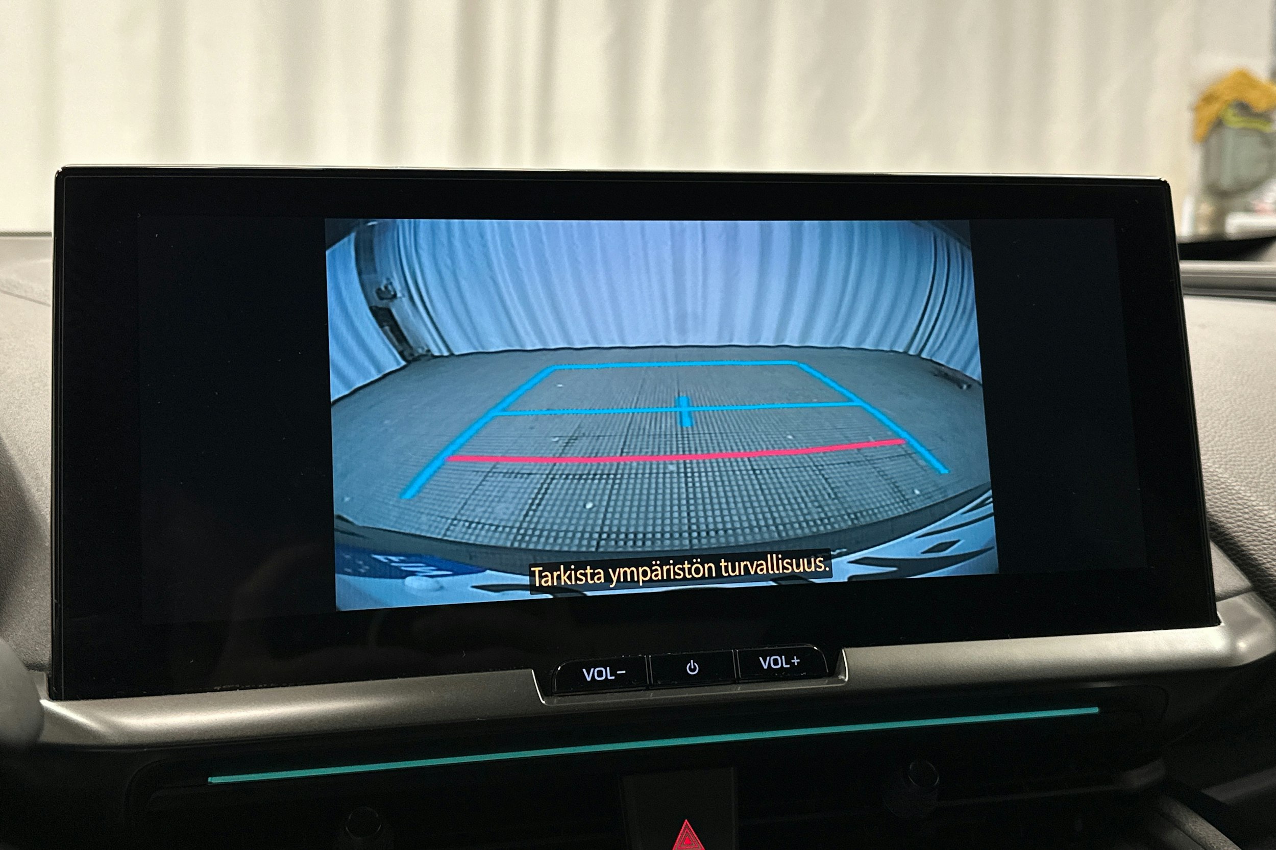 harmaa Toyota C-HR 2023 kuva 28.